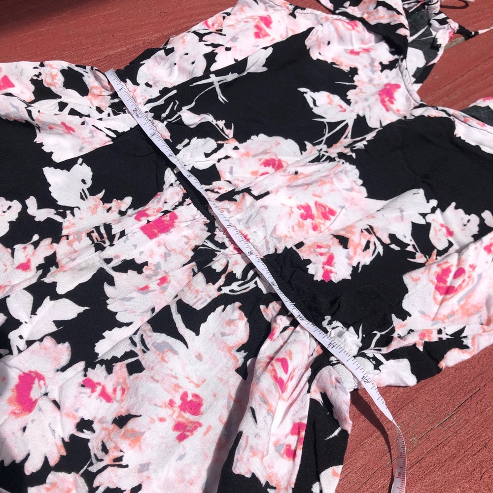 Romper - Picture 2 of 7